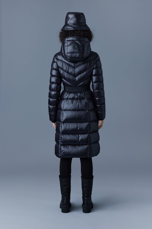 CORALIA Black Mackage