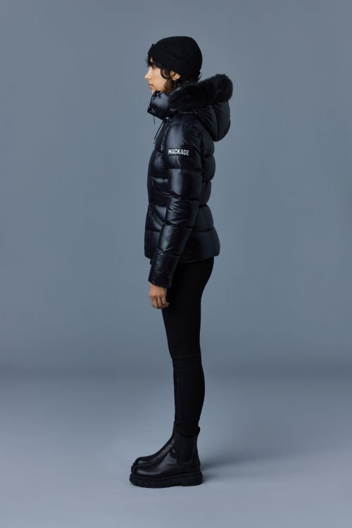 MADALYN-SH Black Mackage