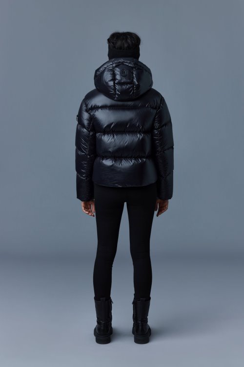 EVIE Black Mackage